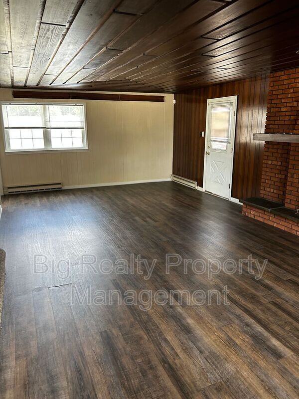 88 N Main St - Photo 2 of 16