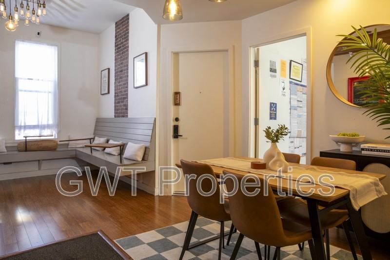 1906 Mission St - Photo 6 of 33