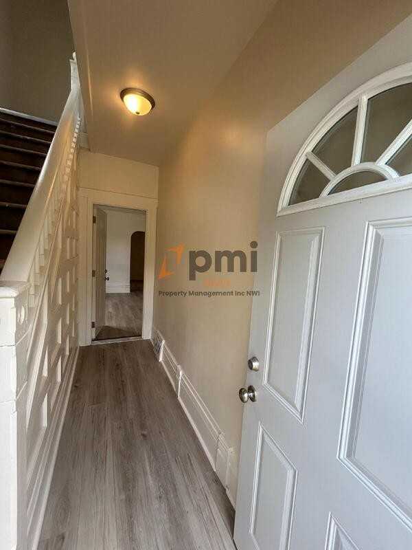 287 Washington St #1 - Photo 3 of 22