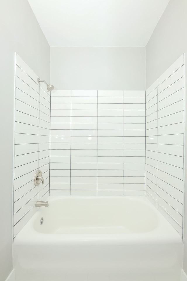 605 Hinman - Photo 6 of 30