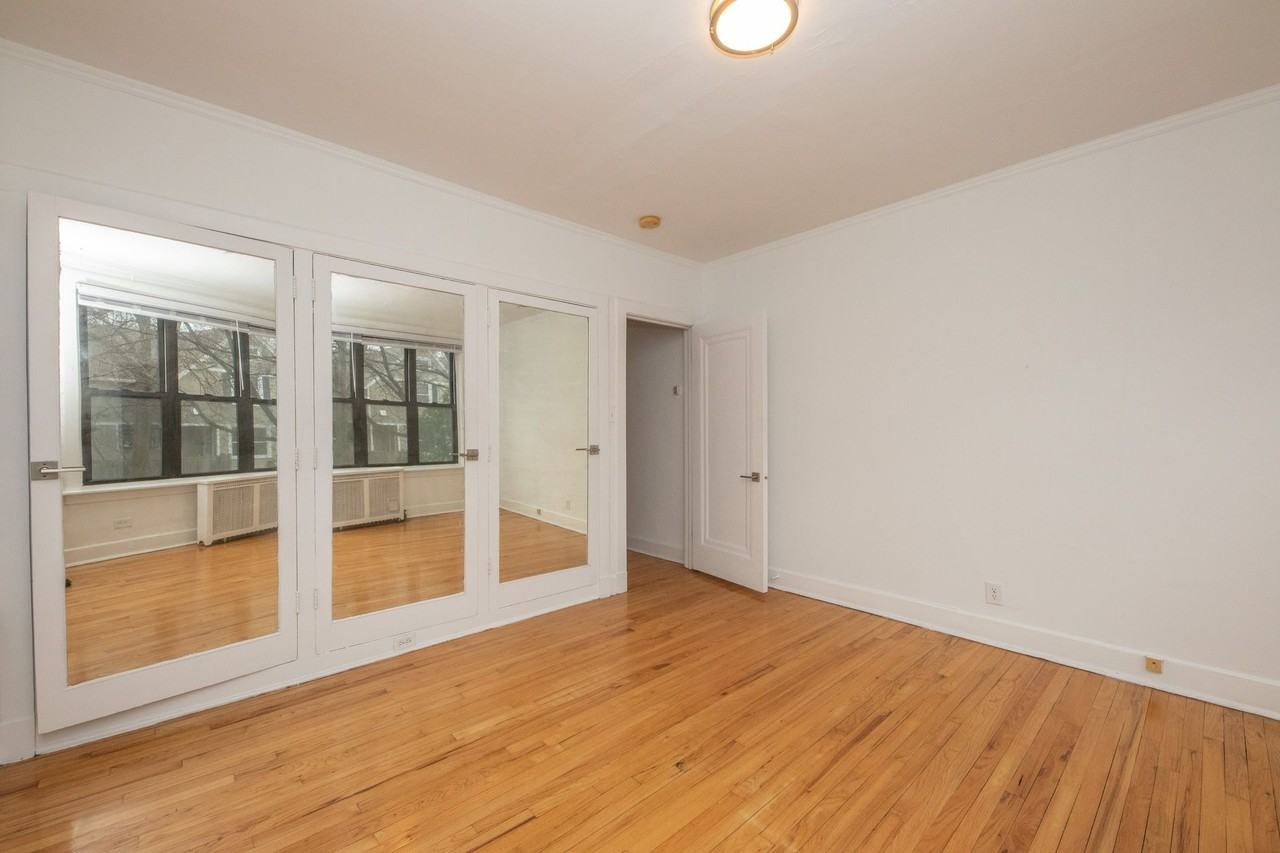 Updated Apartments Located at 800 Michigan - Photo 5 of 36