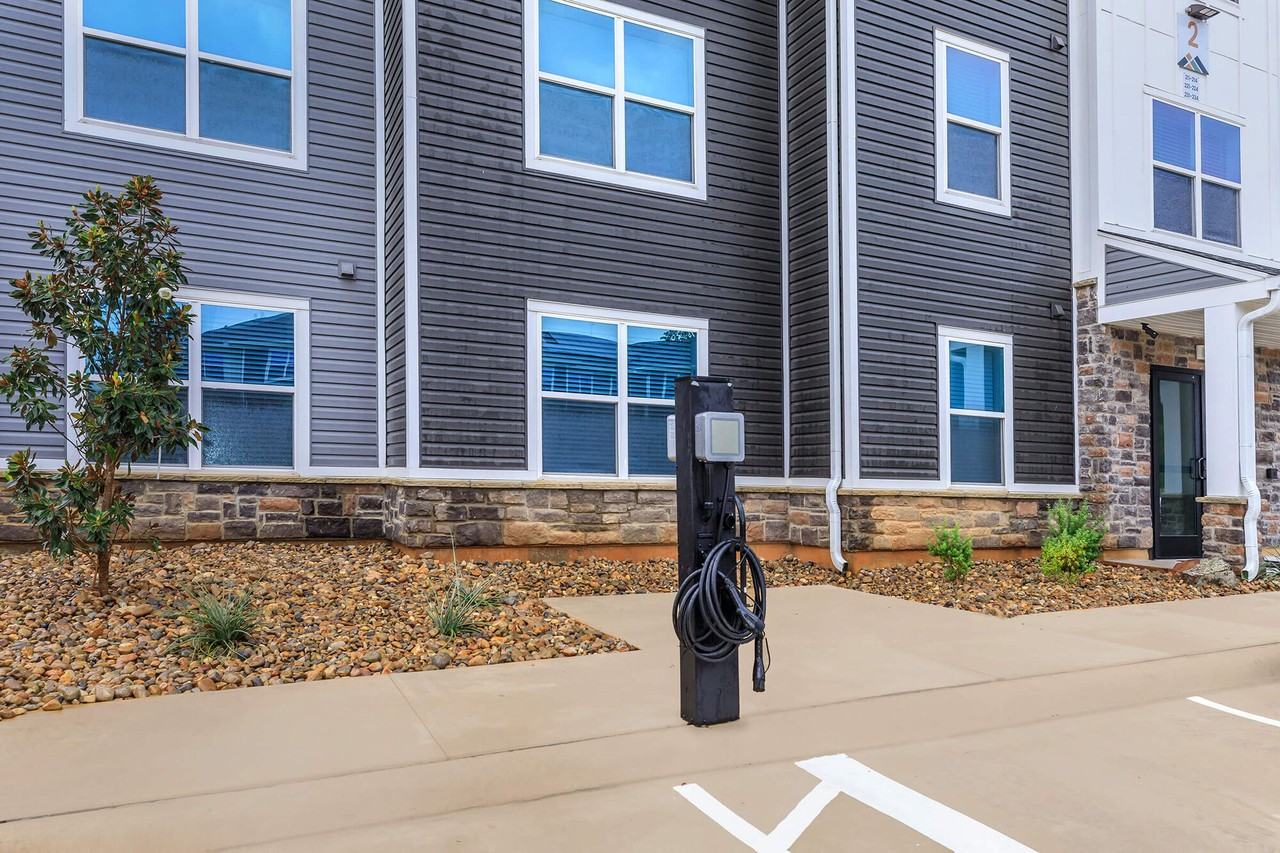 Amber Meadows - Photo 3 of 22