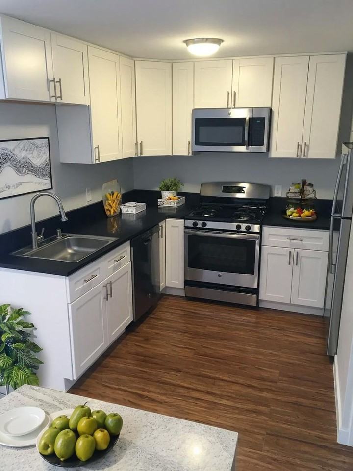 Modern Comfort in the Heart of Highland Park at 260 S Avenue 55 - Photo 3 of 6