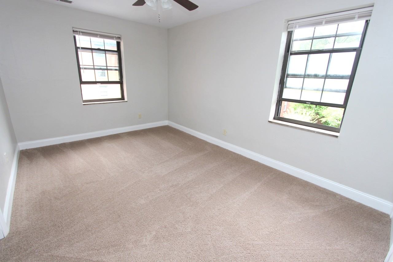 WINSTON APARTMENTS -- 022 - Photo 4 of 7