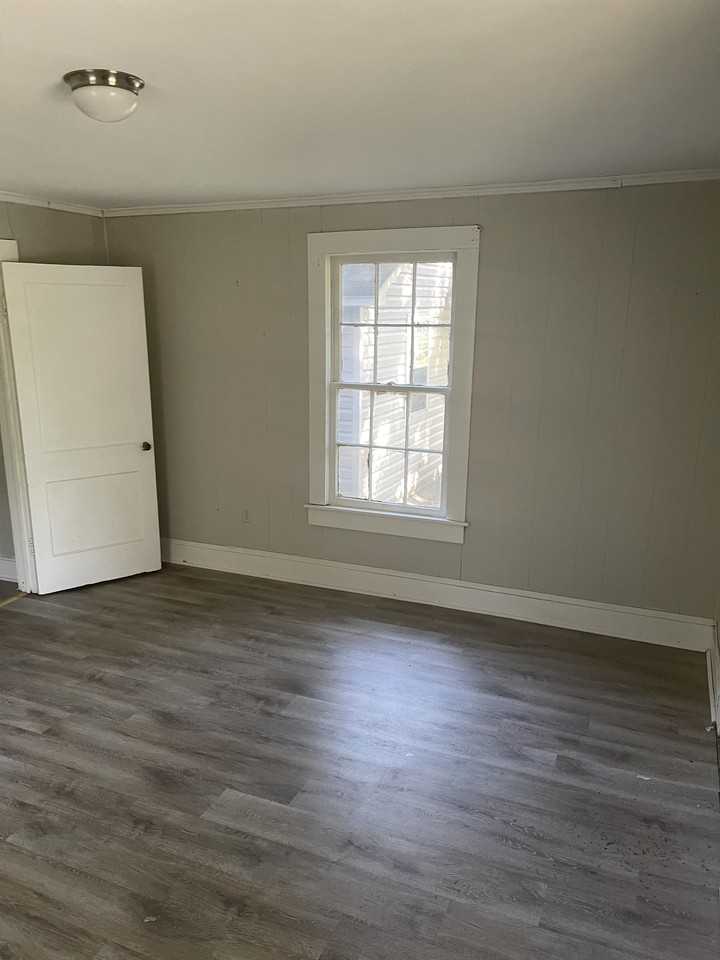 456 North Spring Street - Photo 2 of 8