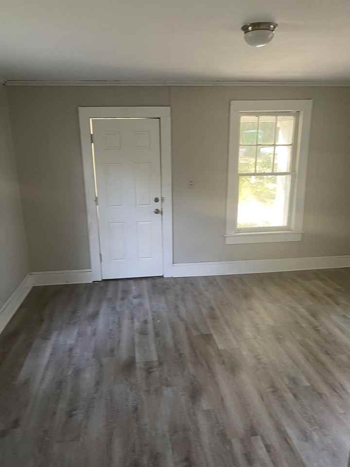 456 North Spring Street - Photo 3 of 8