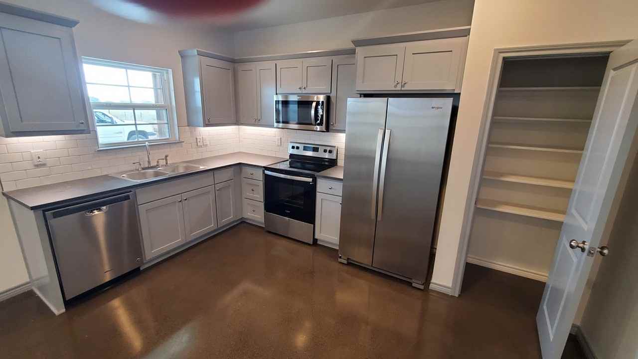 16374 County Road 4100 - Photo 3 of 50