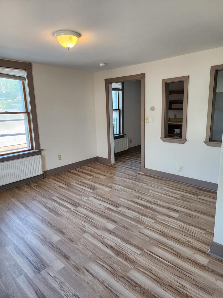 28 Mill St - Photo 2 of 5