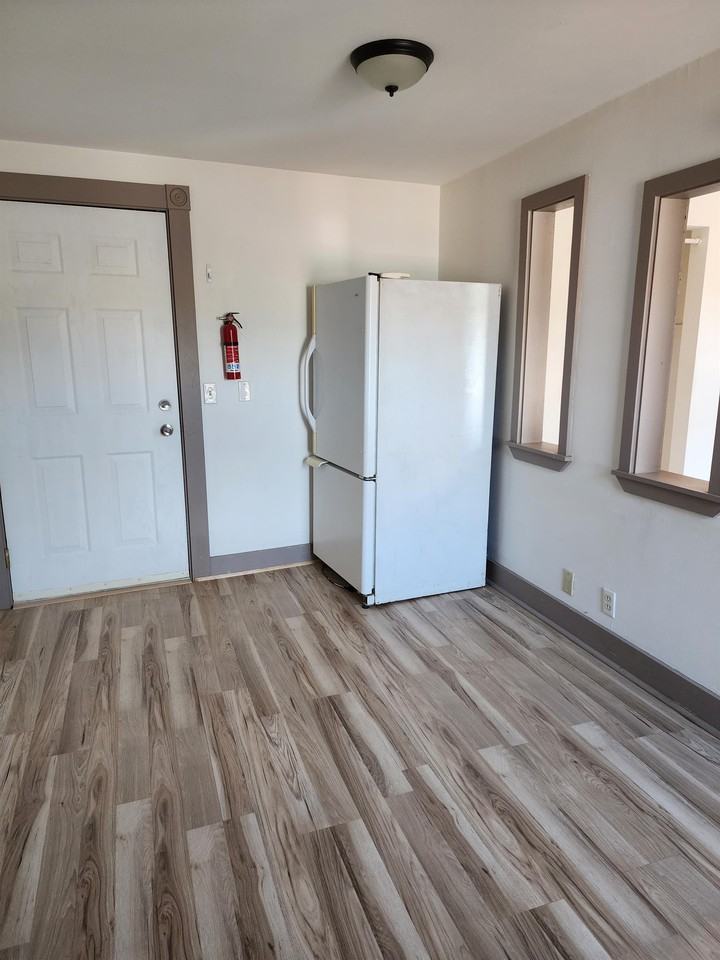 28 Mill St - Photo 3 of 5