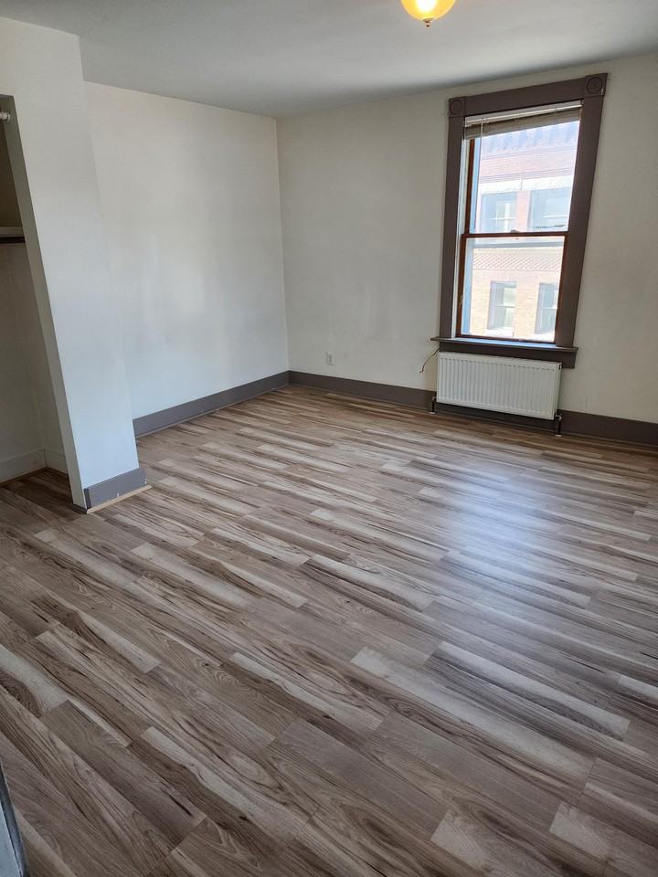 28 Mill St - Photo 4 of 5