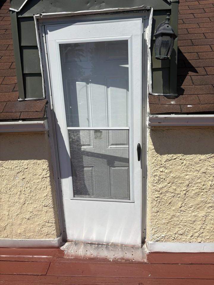 1208 Daniels Avenue - Photo 4 of 12