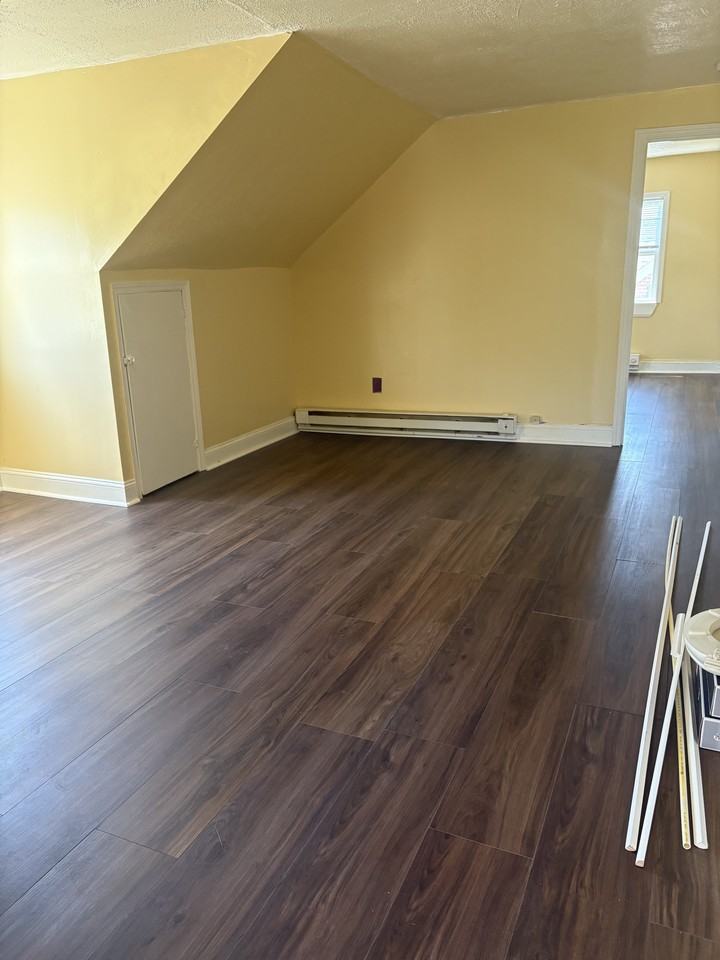 1208 Daniels Avenue - Photo 7 of 12