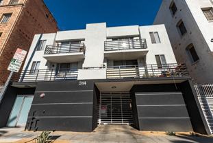 314 South Manhattan Place - Photo 1 of 1