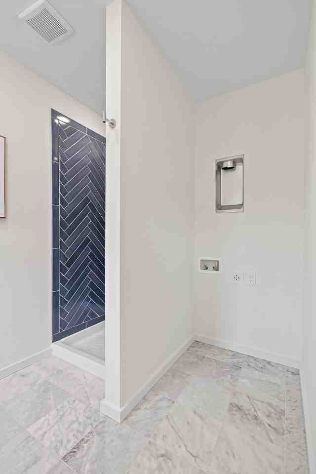 113 E Oldham Ave #105 - Photo 3 of 42