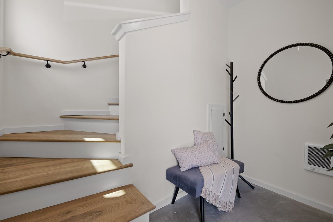 113 E Oldham Ave #105 - Photo 5 of 42