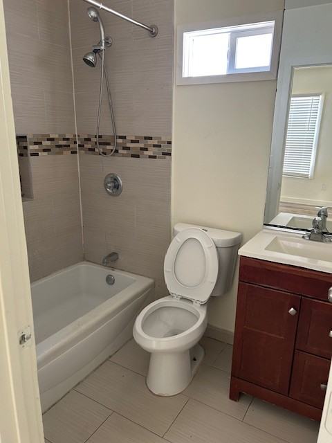 6360 Gentry St #C - Photo 3 of 7