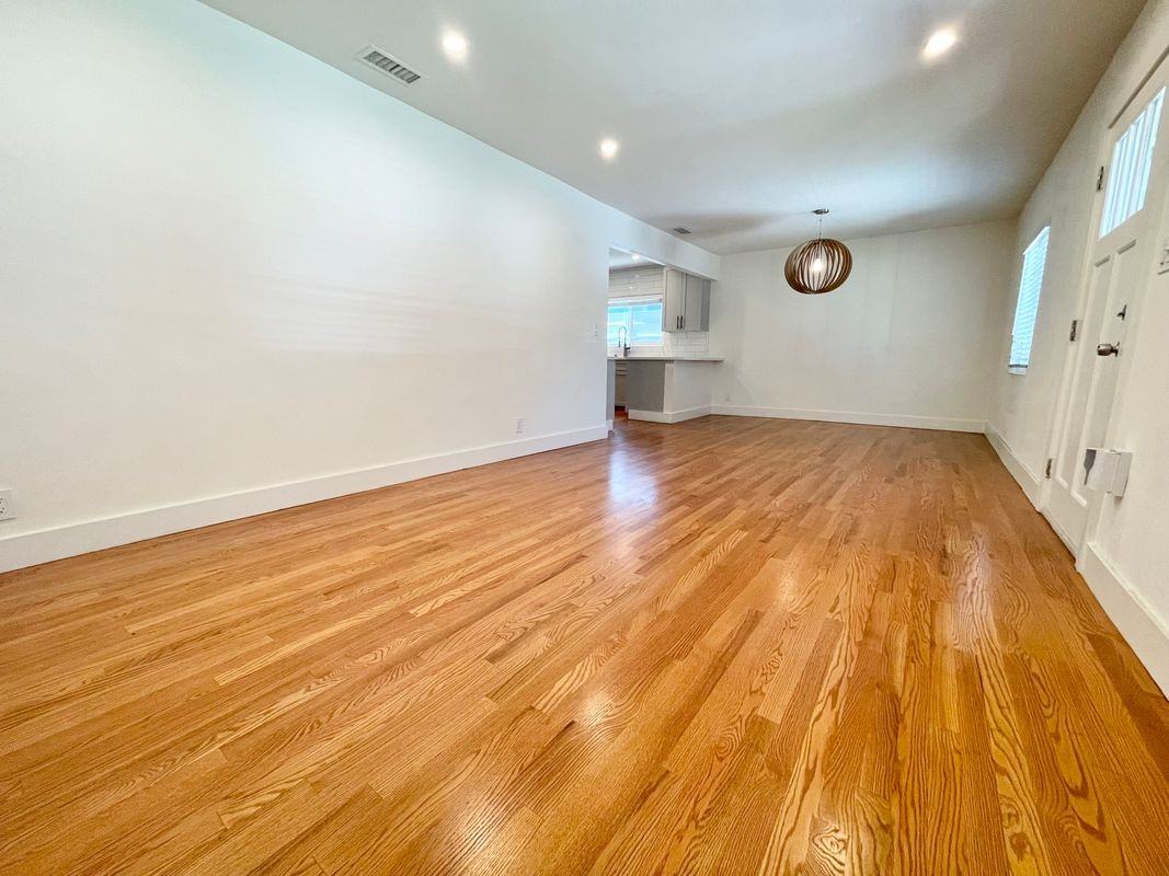 2908 Glenhurst Ave - Photo 3 of 14