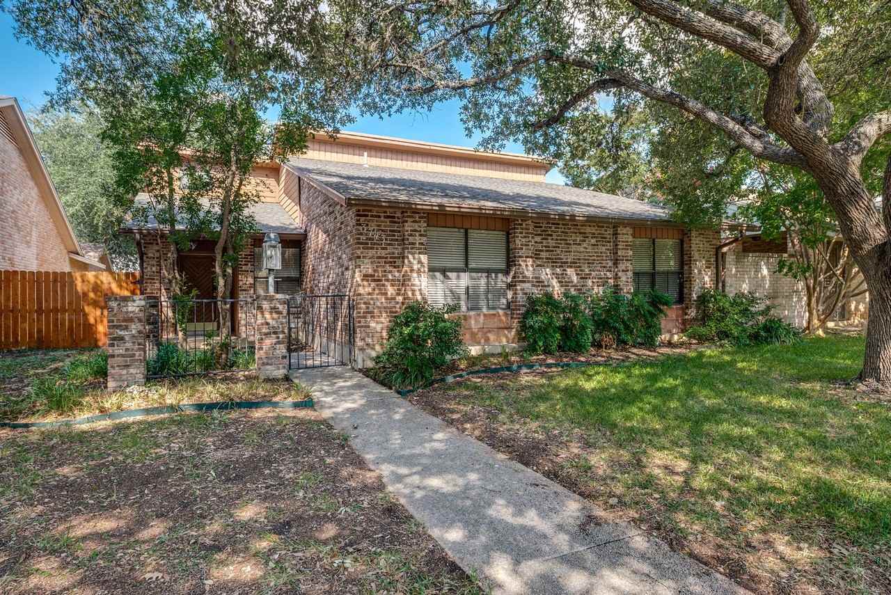 3743 Hunters Cir - Photo 2 of 25