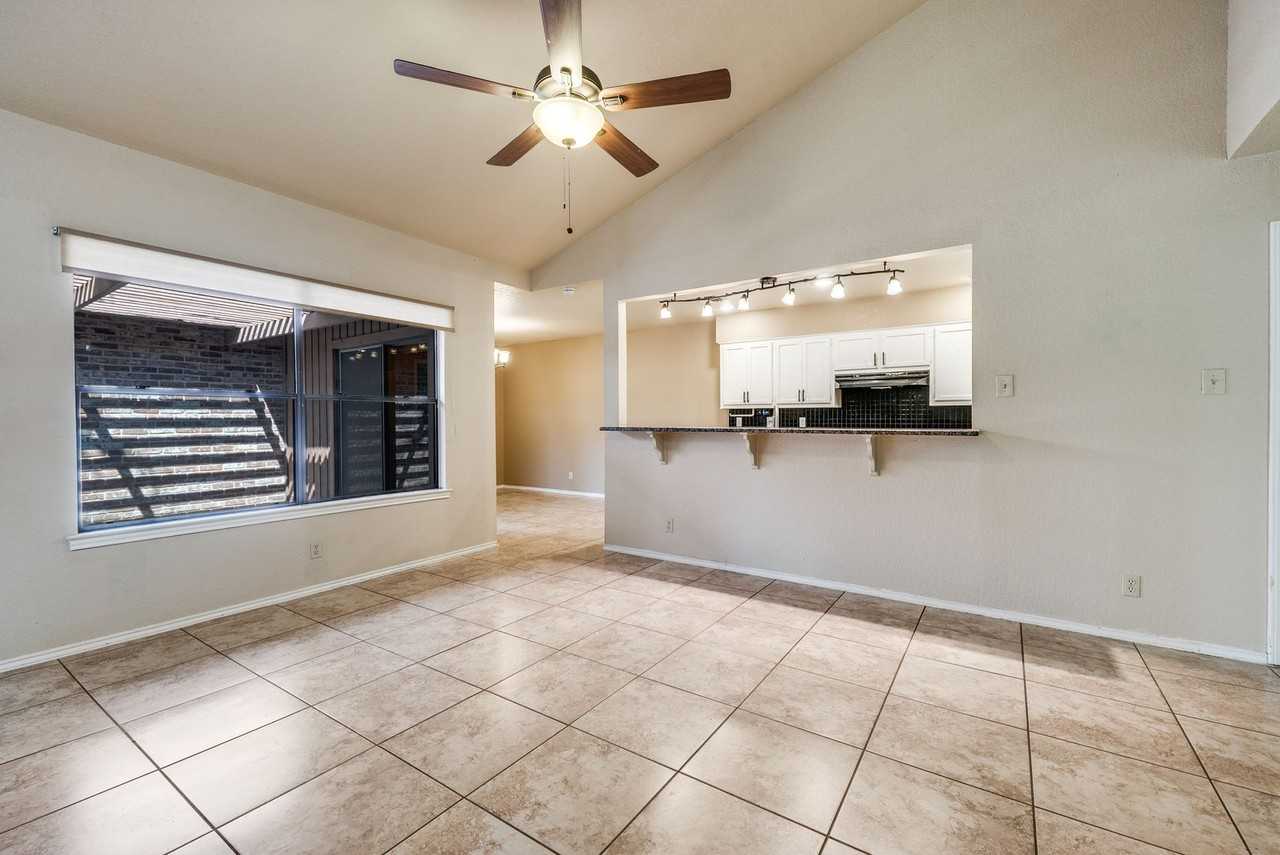 3743 Hunters Cir - Photo 3 of 25