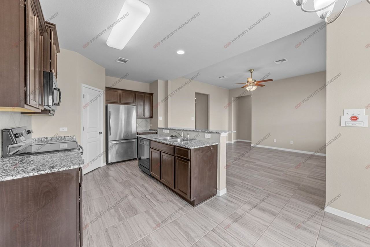 7601 7601 Park Meadow Dr. - Photo 3 of 29