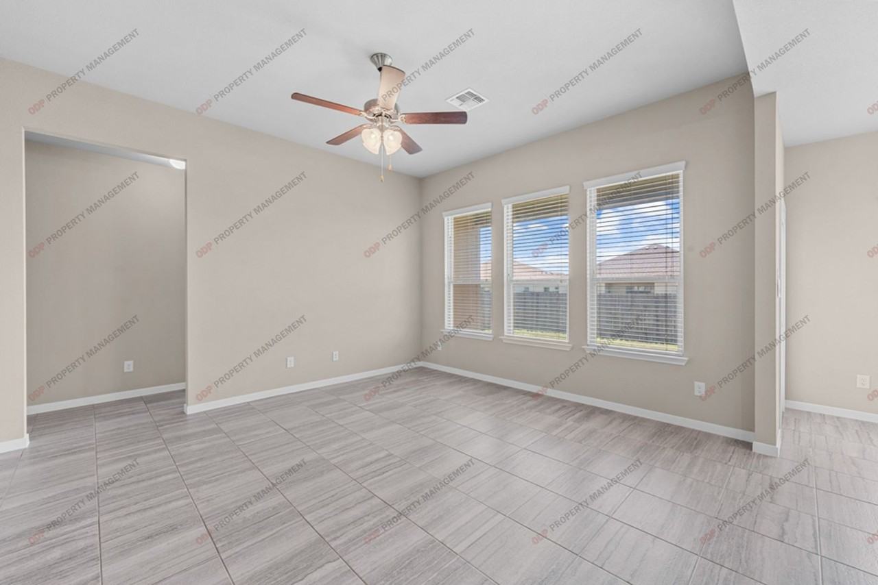 7601 7601 Park Meadow Dr. - Photo 6 of 29