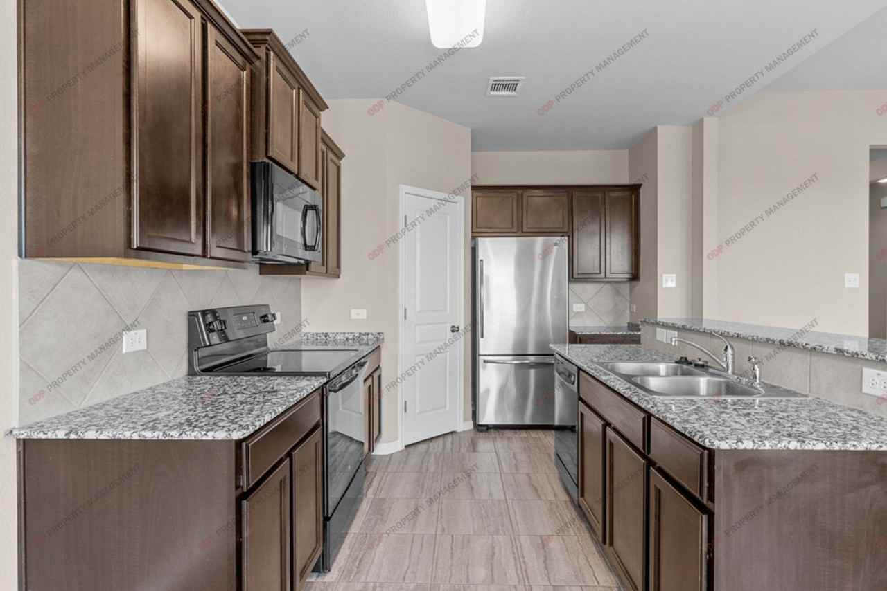 7601 7601 Park Meadow Dr. - Photo 7 of 29
