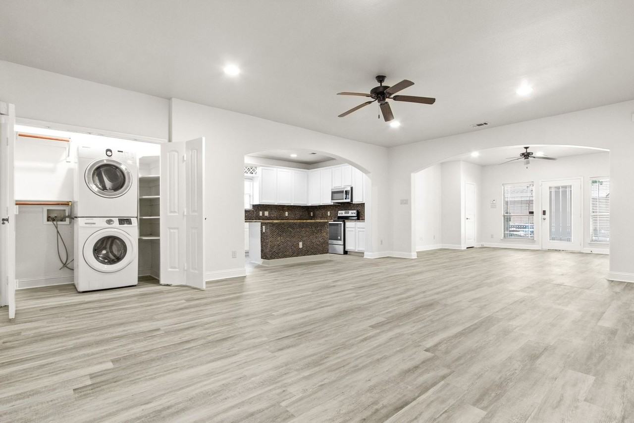 3122 Rogers Ave - Photo 7 of 23