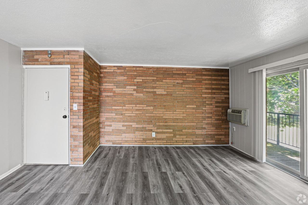 8257 Memphis Avenue - Photo 2 of 8