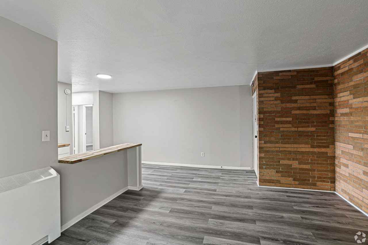 8257 Memphis Avenue - Photo 3 of 8