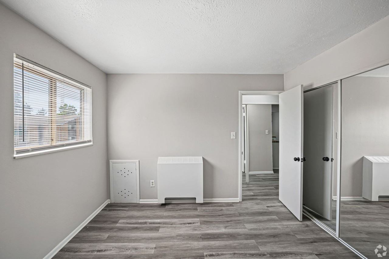 8257 Memphis Avenue - Photo 5 of 8