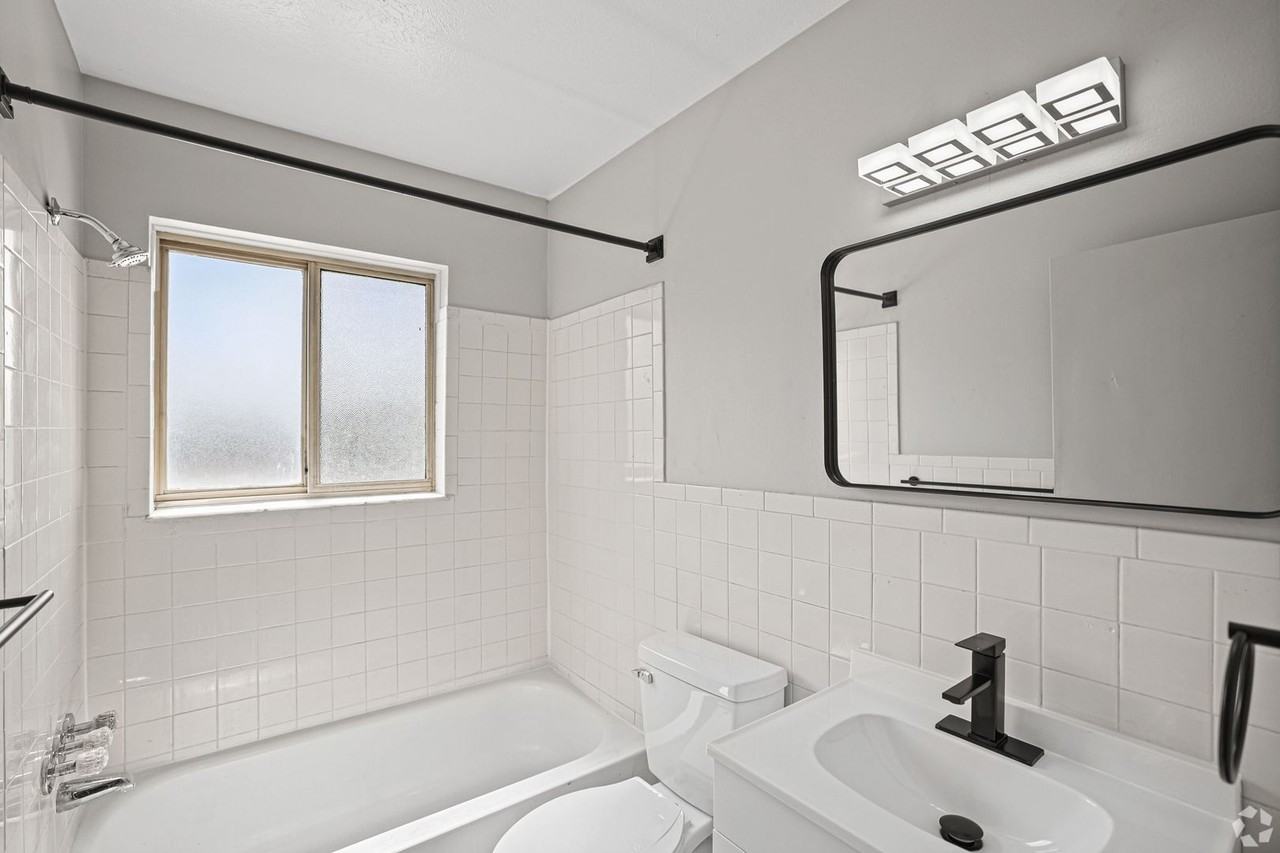 8257 Memphis Avenue - Photo 7 of 8