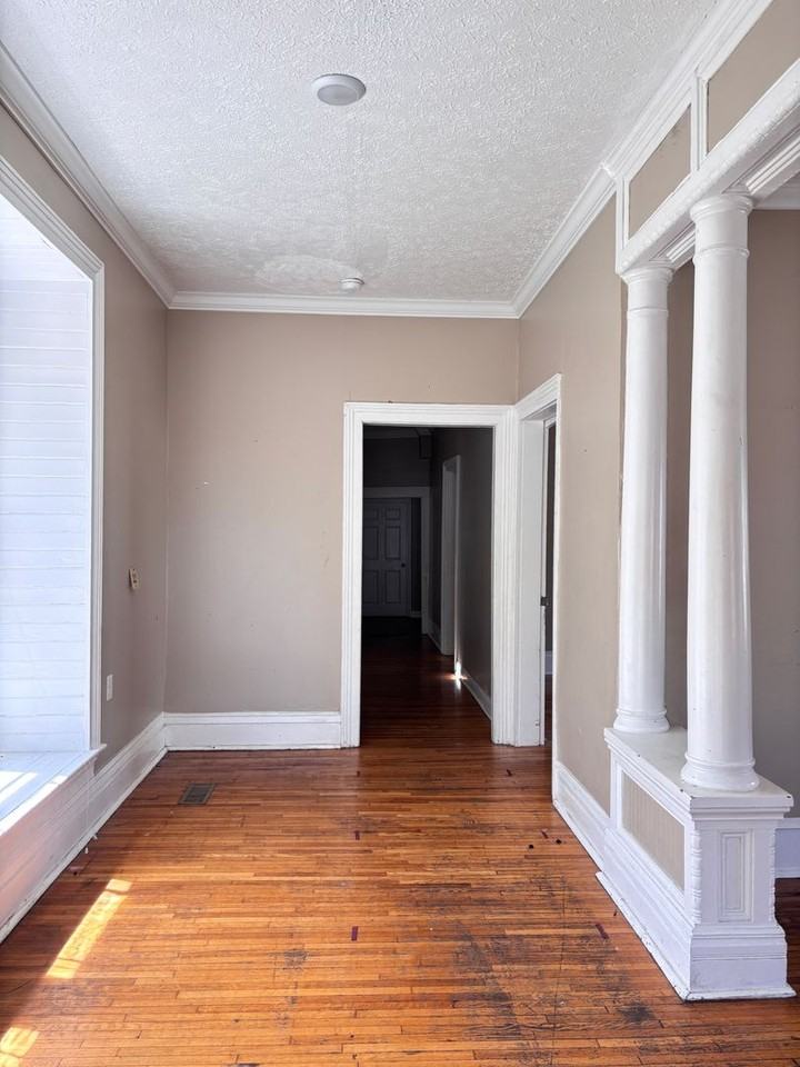 523 E 12th Avenue - Photo 5 of 19