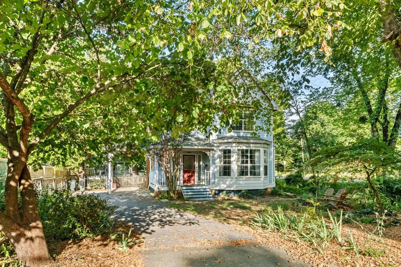 689 N Willow Ave - Photo 3 of 30