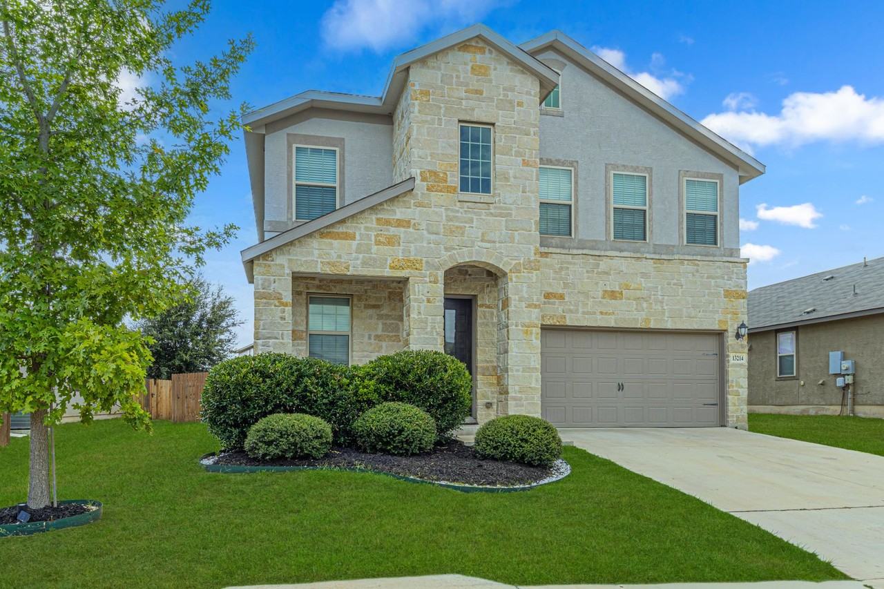 13214 Bucktree Dr - Photo 3 of 43