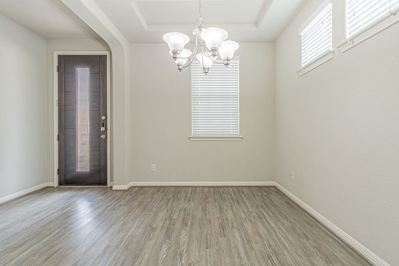13214 Bucktree Dr - Photo 5 of 43