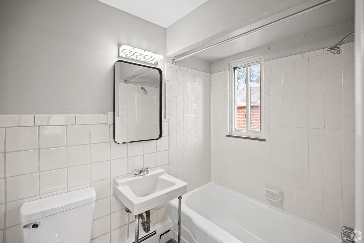 4701 Broadview Road - Photo 7 of 10