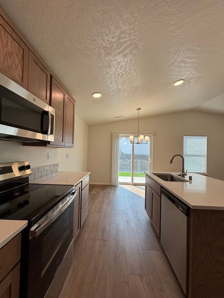 3682 S Quay Ct - Photo 2 of 18