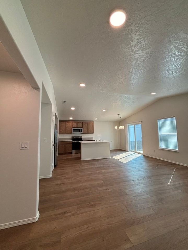 3682 S Quay St - Photo 7 of 19