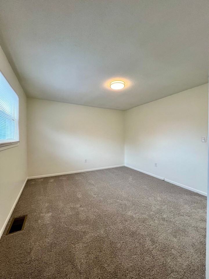 1021 Salisbury Street #B - Photo 5 of 29