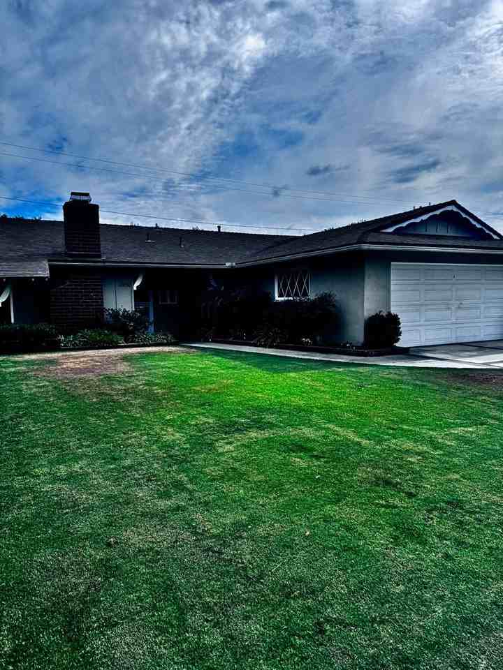 2756 E Diana Ave - Photo 2 of 42