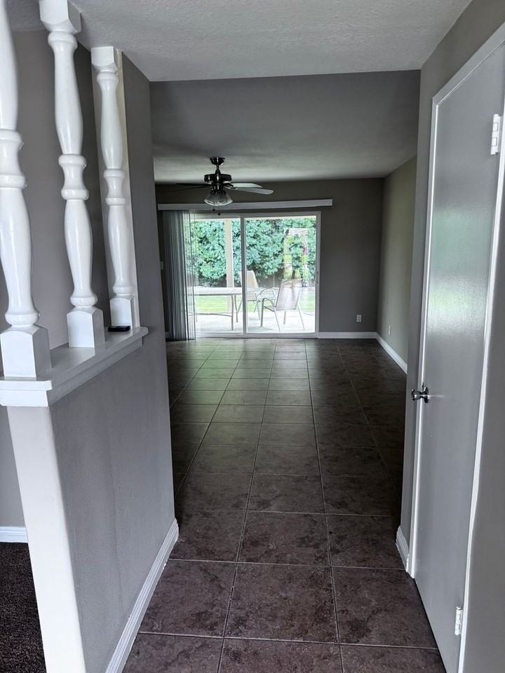 2756 E Diana Ave - Photo 3 of 42