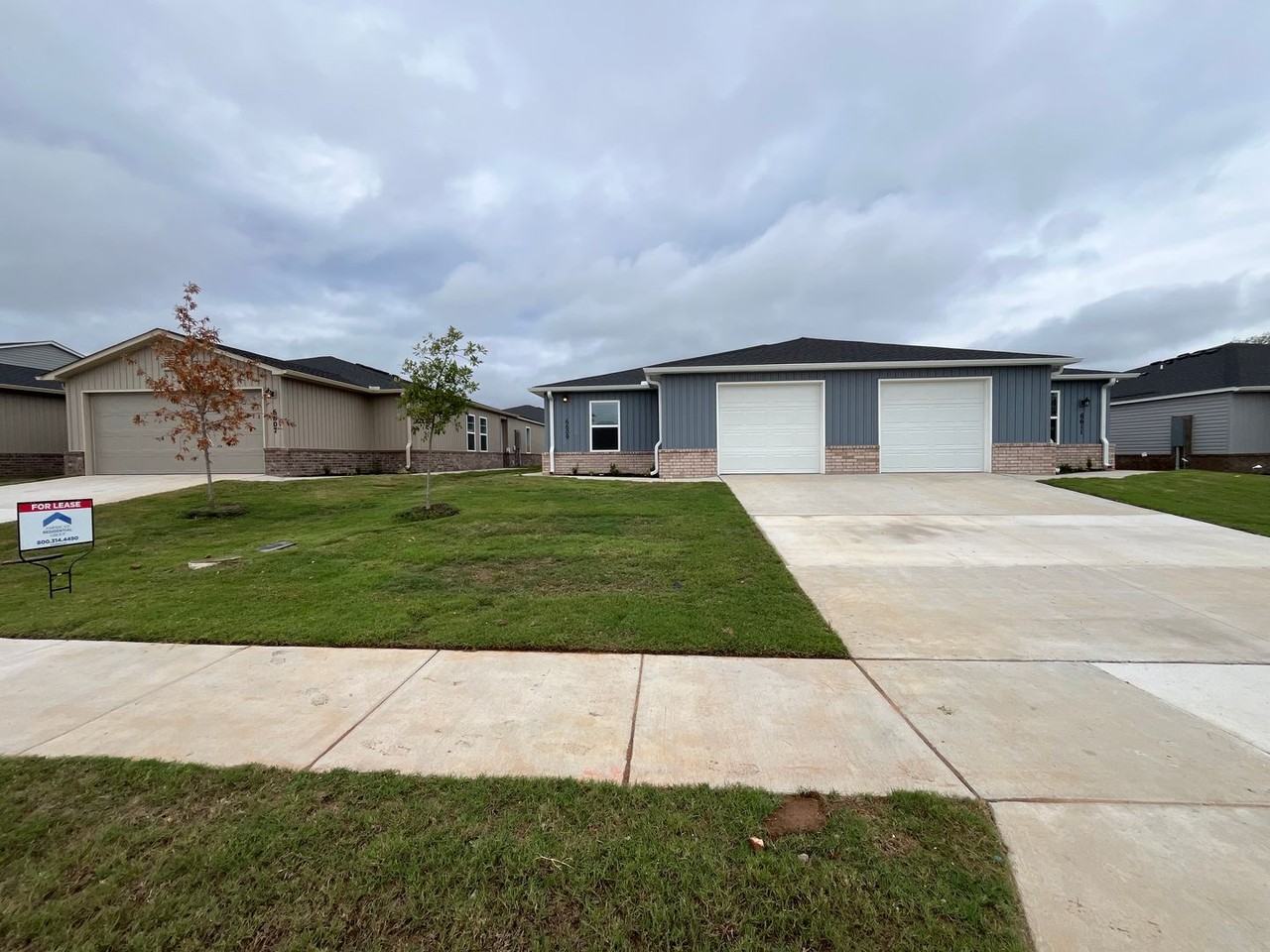 6609 Nw Brickhaven St - Photo 3 of 23