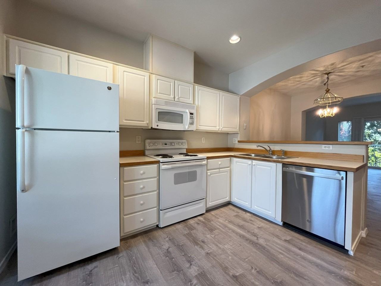 14186 Sw Barrows Rd #2 - Photo 4 of 30