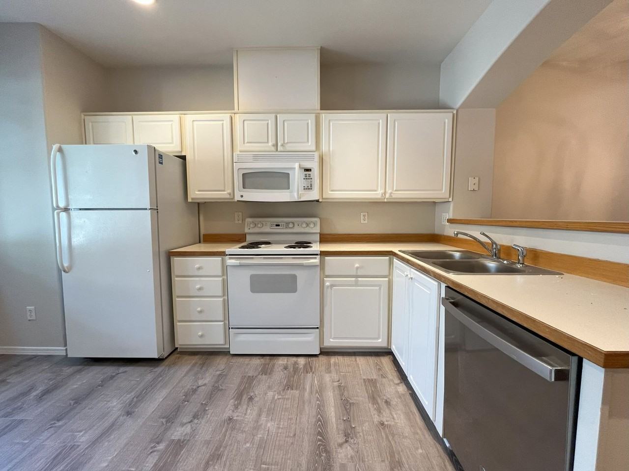 14186 Sw Barrows Rd #2 - Photo 5 of 30