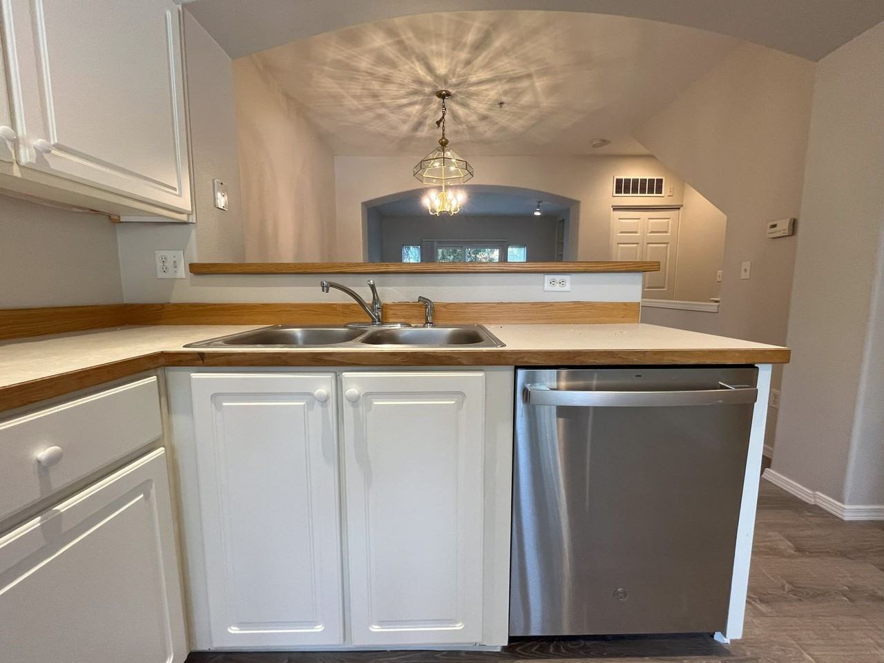 14186 Sw Barrows Rd #2 - Photo 7 of 30