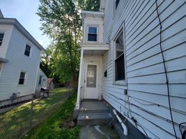 featured image of 19 Taylor St