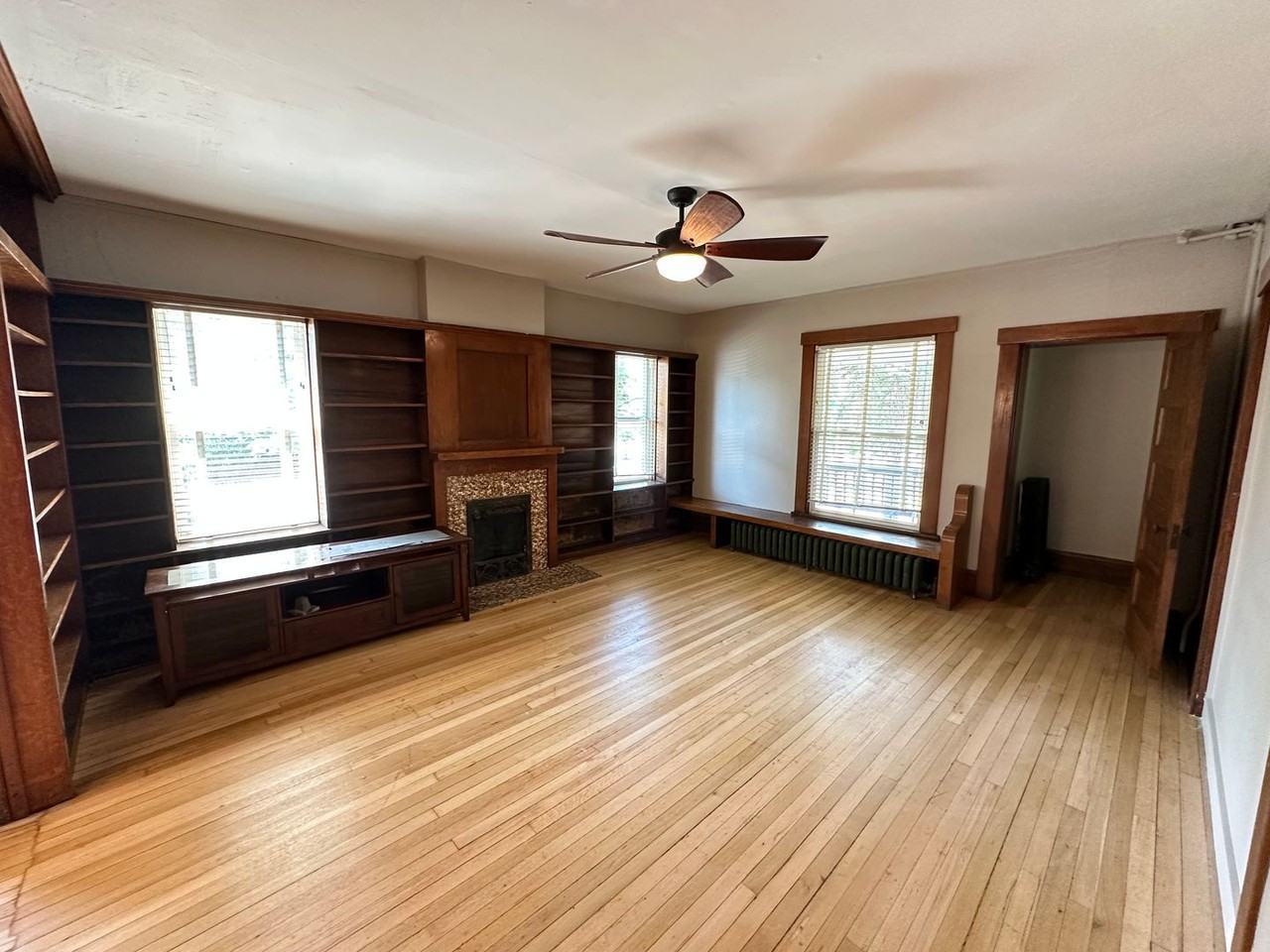 393 W 8th Ave - Photo 4 of 28