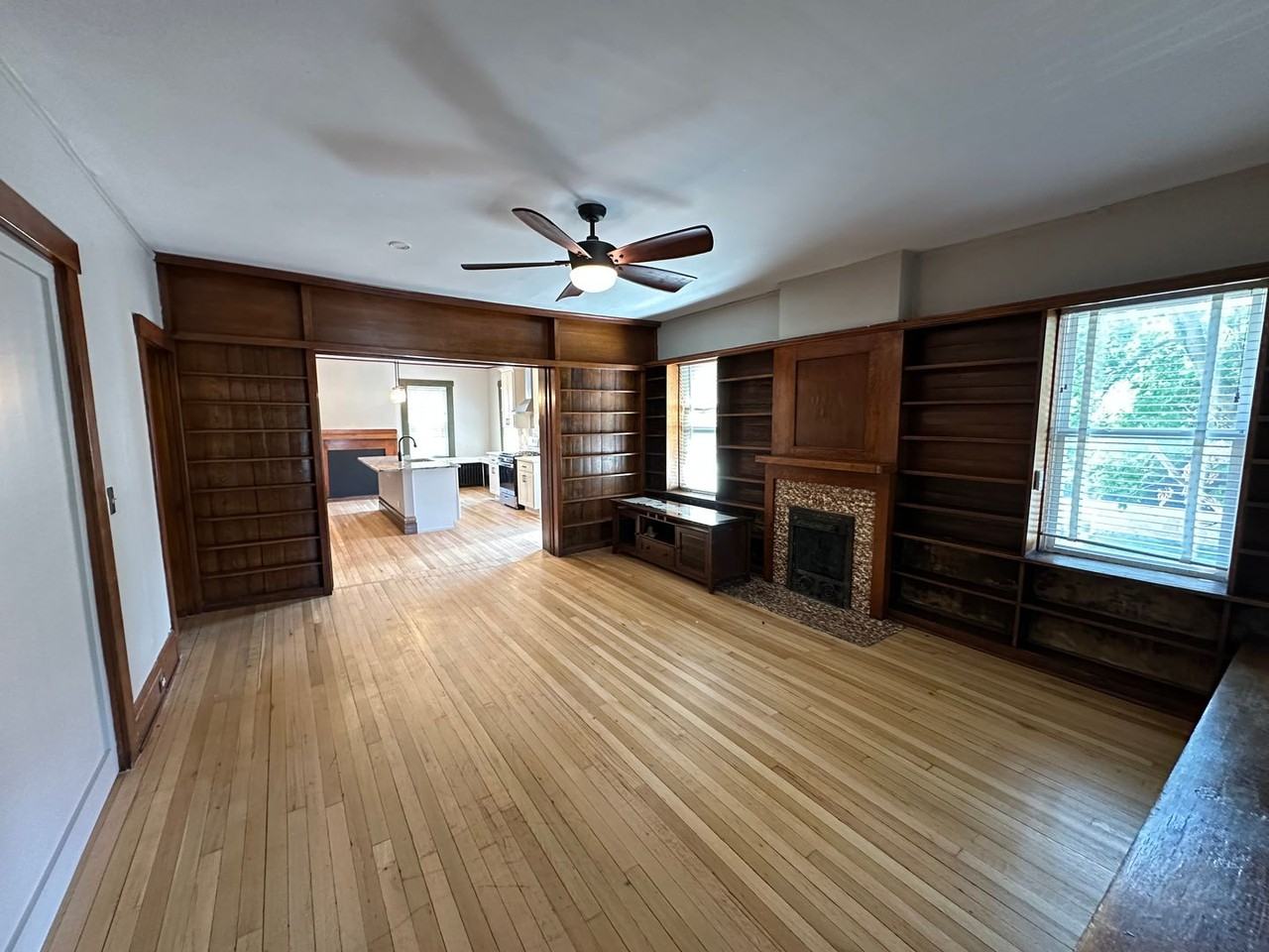 393 W 8th Ave - Photo 5 of 28