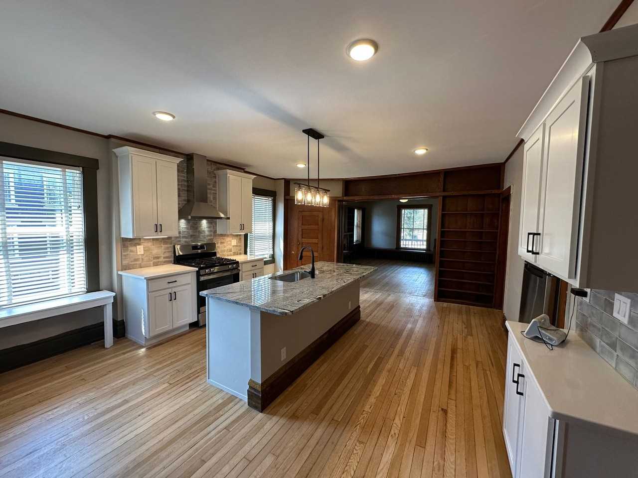 393 W 8th Ave - Photo 7 of 28