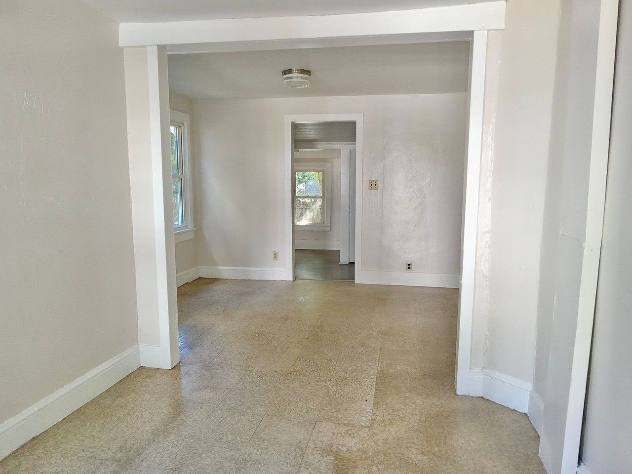 8 Marion St - Photo 2 of 15